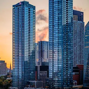 Skyline Penthouse & - Downtown - Pool Parking Montreal